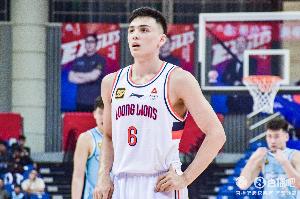 精准打击！于米提半场5中5拿到13分 三分3中3