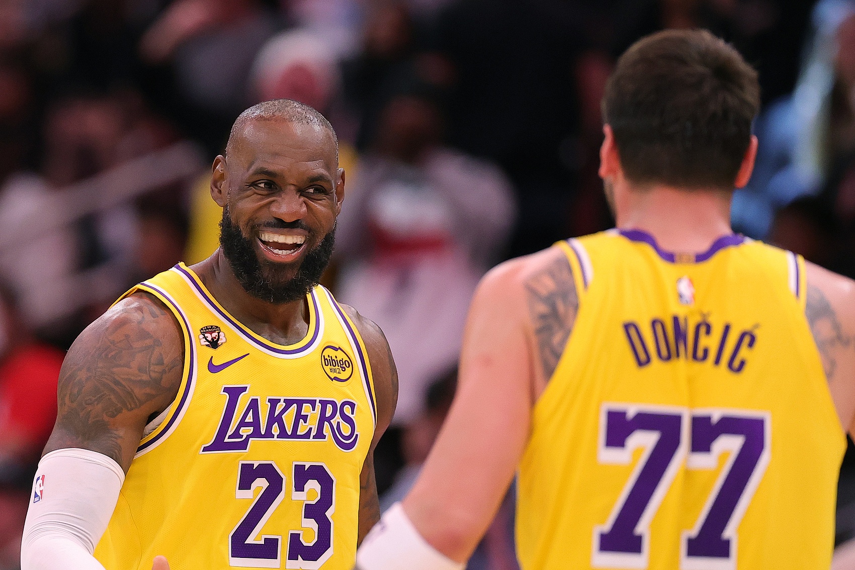 华体会app-41岁14中13！球权使用率生涯新低&amp;防守拉满 老詹复出后湖人真滴强